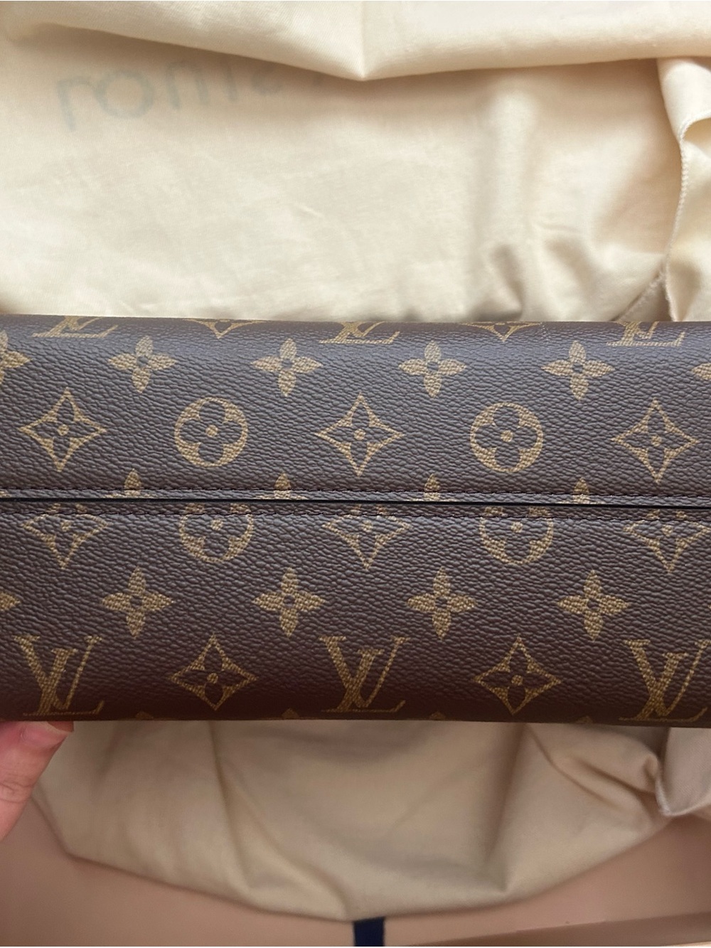 Likes New Louis Vuitton Monogram Cluny MM Satchel - Picture 9 of 15